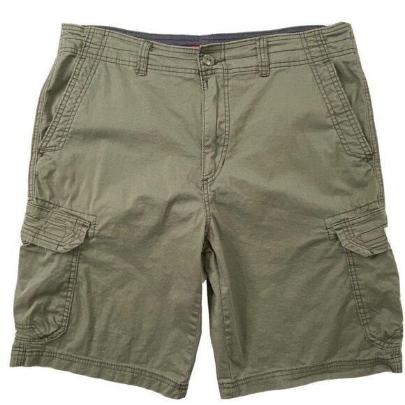 Unionbay Cargo Shorts Mens size 36 Relaxed Stretch Bermuda Pockets Green - Picture 1 of 9